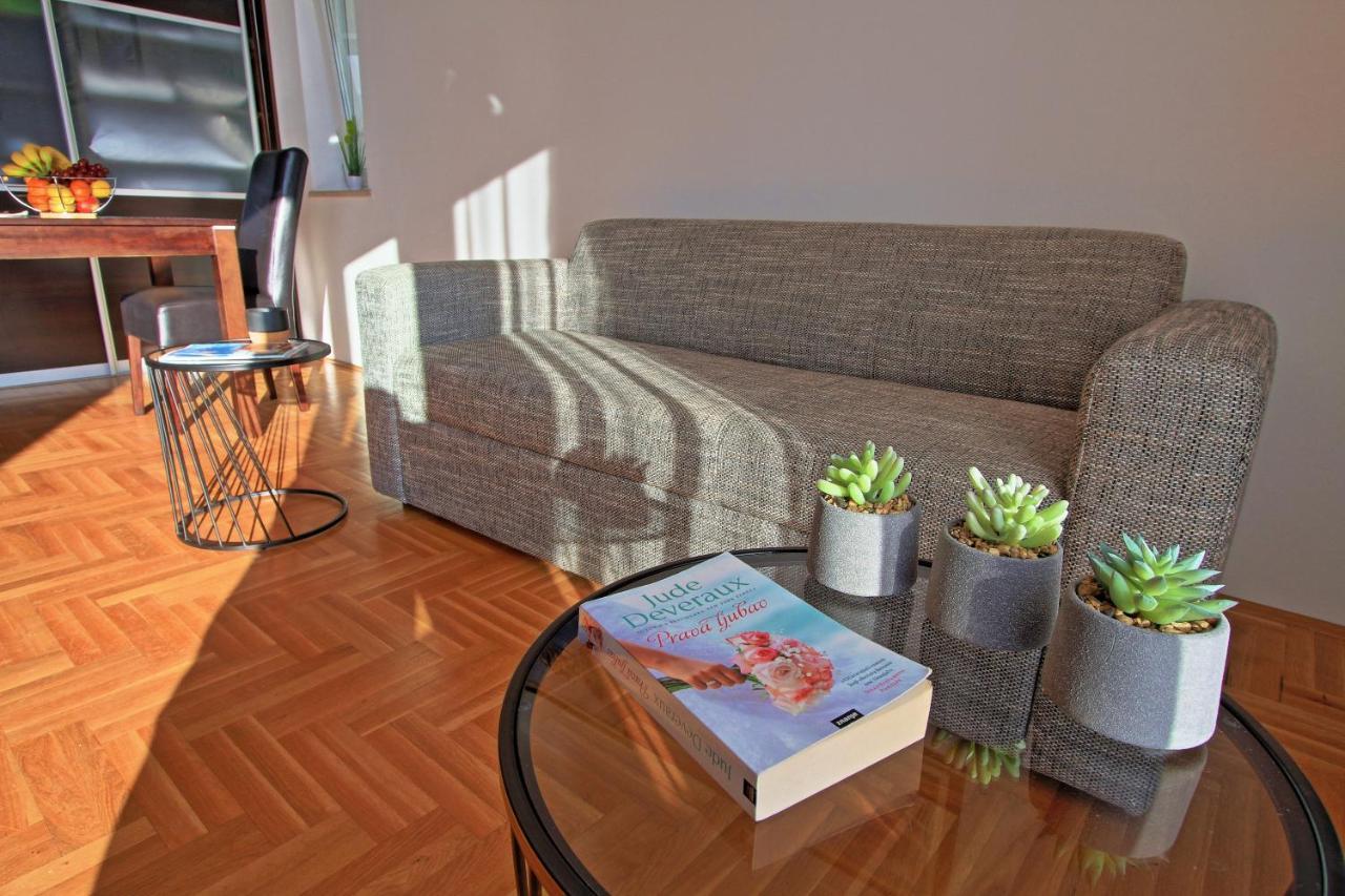 Studio Apartman Luka เซนญ์ ภายนอก รูปภาพ