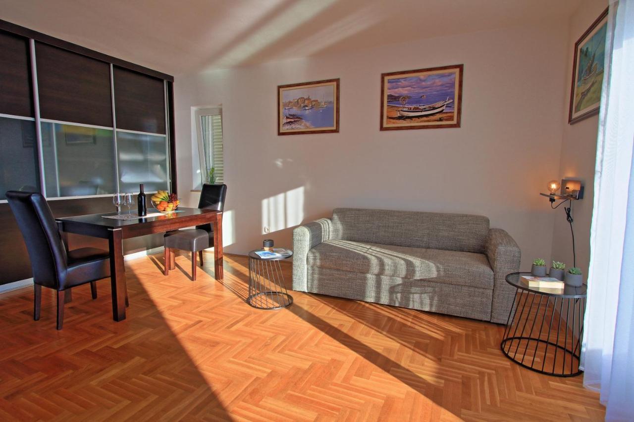 Studio Apartman Luka เซนญ์ ภายนอก รูปภาพ